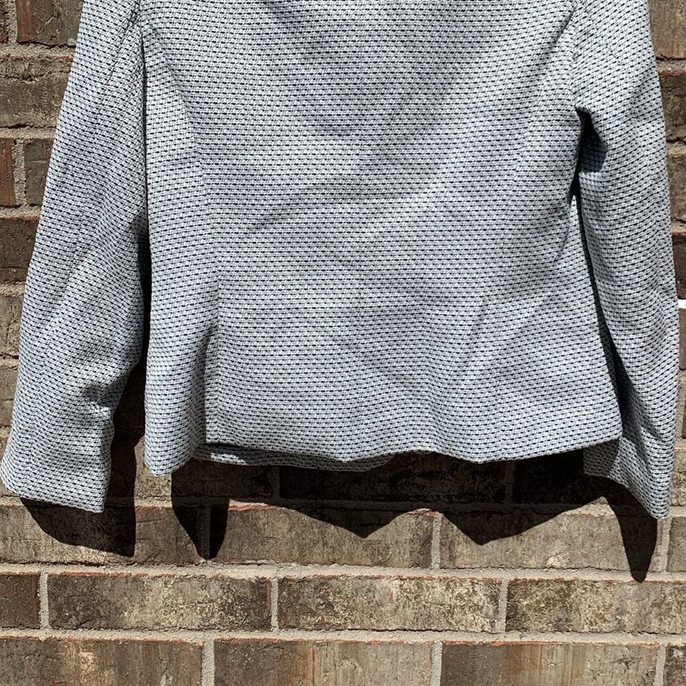 Take 50% OFF- Suit Studio Gray Structured Blazer with Notched Lapels, Size-10 - Picture 7 of 7